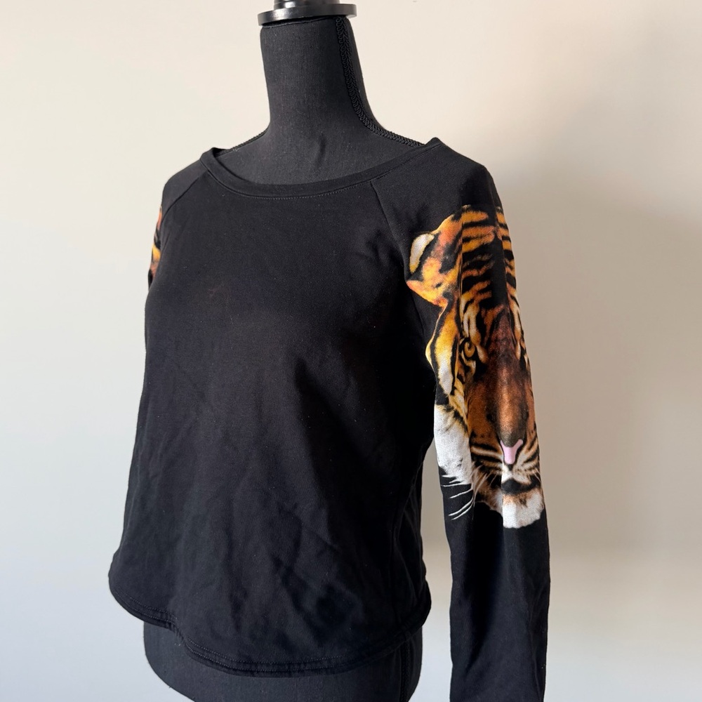 Wide Neck Tiger Face Long Sleeve
